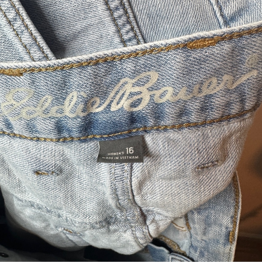 Eddie Bauer Boyfriend Denim Shorts Cuffed Lightwash - Picture 6 of 6